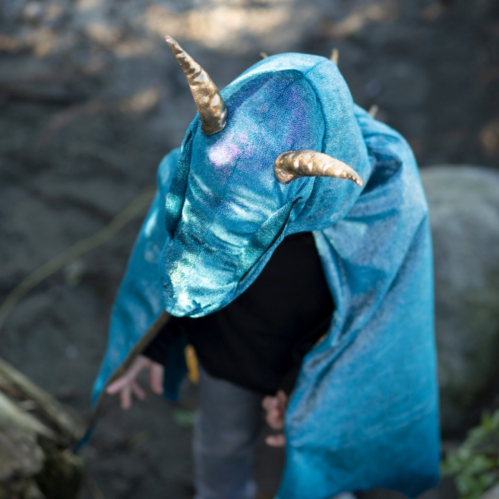 CAPE DRAGON DE DRAGON ÉTOILÉE 5-6ANS