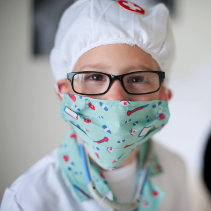 COSTUME MÉDECIN AVEC ACCESSOIRES 5-6ANS